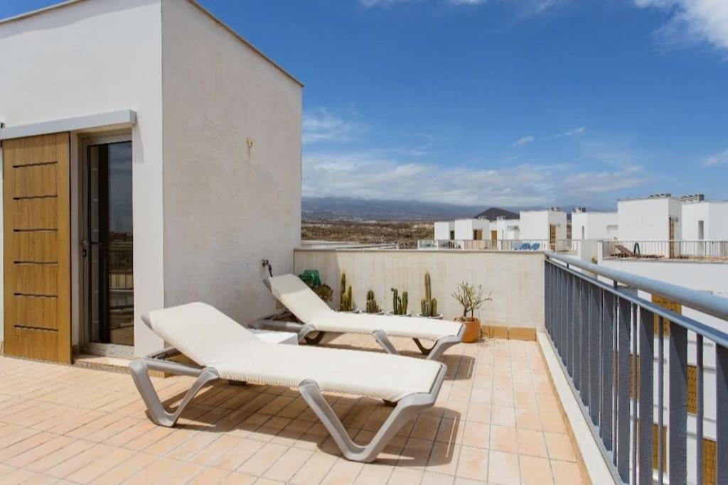 El Medano Beachfront Triplex Penthouse With Pool, Rooftop, Sea View Extérieur photo